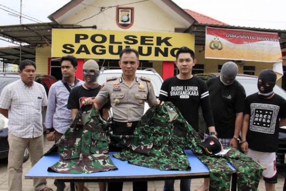 Anggota TNI Gadungan Ini Gelapkan Lima Unit Mobil Warga - JPNN.COM