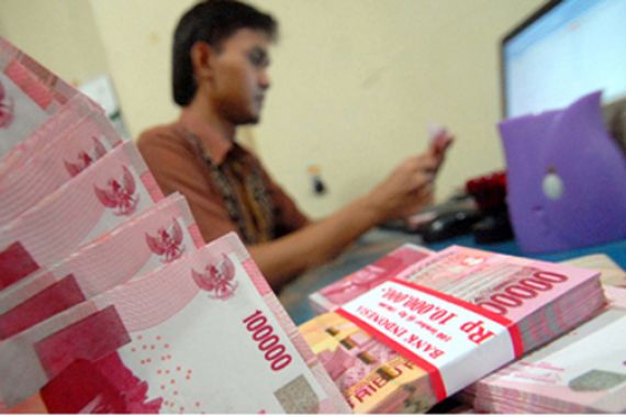 Pagi ini, Nilai Tukar Rupiah Bergerak ke Zona Merah - JPNN.COM