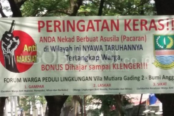 Warga Buat Spanduk Larangan, Pedagang: Di sini Banyak yang Maksiat - JPNN.COM