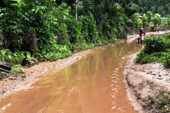 Dilanda Hujan Deras, Lima Desa Ini Terancam Terisolasi - JPNN.COM