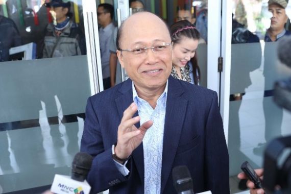 Mario Teguh Bernazar Naik ke Atap, Berkokok seperti Ayam Jago - JPNN.COM