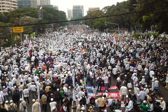 Demo FPI: Tangkap Si Ahok Sekarang Juga! - JPNN.COM