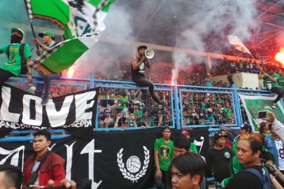 Kongres PSSI 10 November, Bonek Ubah Rencana - JPNN.COM