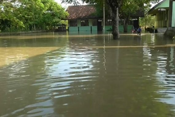 Tiga Sungai Ini Rawan Banjir, Hati-Hati.. - JPNN.COM