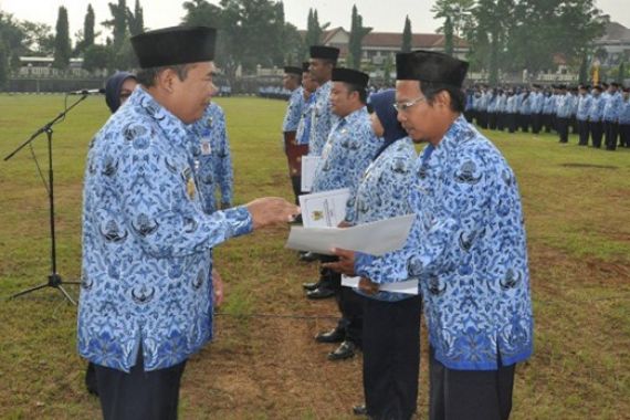 Foto Tanpa Busana Beredar, PNS Dipecat - JPNN.COM