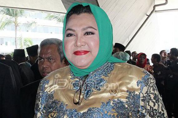 KPK Periksa Emilia Contessa di Kasus Alkes - JPNN.COM