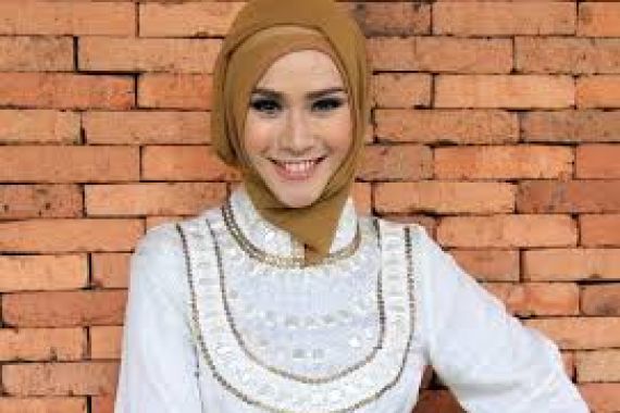 Netizen Doakan Putri Sulung Zaskia Mecca - JPNN.COM