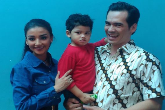 Untuk Urusan Ini, Atalarik Syah dan Istri Saling Mengingatkan - JPNN.COM