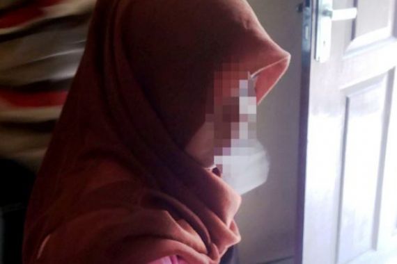 Istri Banting Tulang di Malaysia, Suami Malah Garap Putrinya di Rumah - JPNN.COM