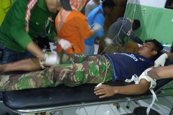 Dor..Dor! Anggota TNI Terluka dalam Kontak Senjata dengan KKB - JPNN.COM