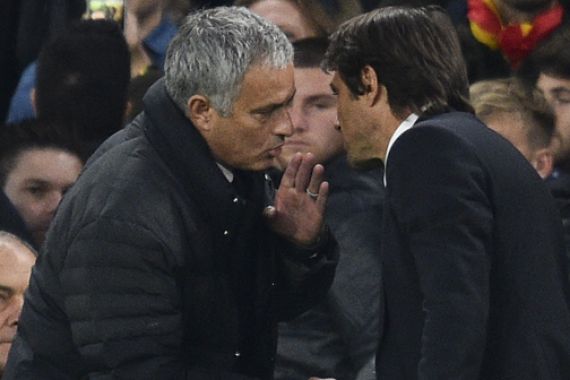 Coba Tebak! Apa yang Dibisikkan Mourinho ke Telinga Conte - JPNN.COM