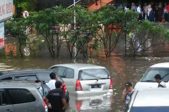 Anak Buah Ridwan Kamil Klaim Rutin Bersihkan Gorong-Gorong, Tapi... - JPNN.COM