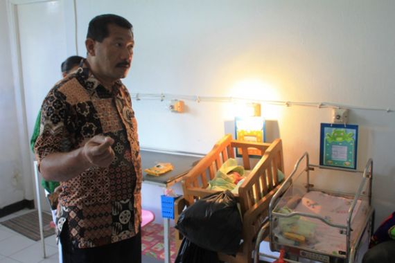 Kasihan..Setelah Dilahirkan, Bayi Ditinggal di Rumah Sakit - JPNN.COM