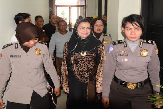 Istri Sultan Menghilang, Ke Mana Ya? - JPNN.COM