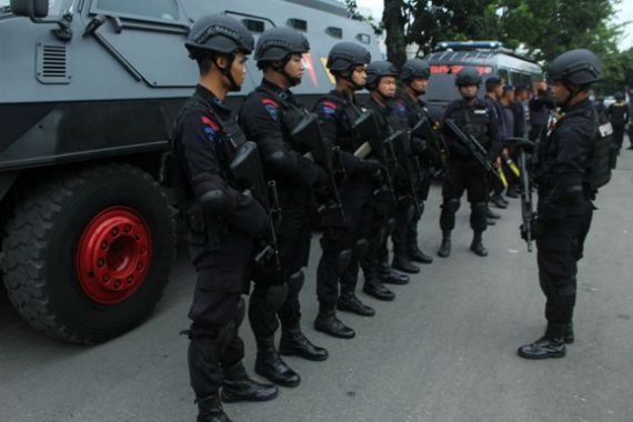 Pasukan Brimob BKO Paling Lambat Minggu Sudah di Jakarta - JPNN.COM