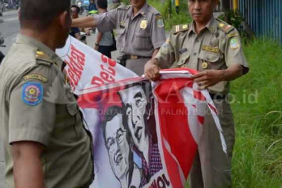 Ingat! Dilarang Pasang Foto Pak Jokowi di Alat Peraga Kampanye - JPNN.COM