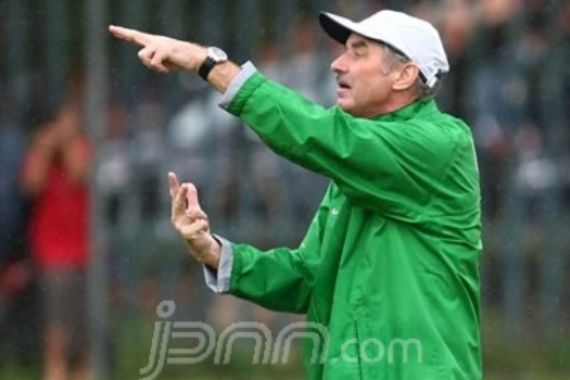 Riedl Percaya Tiga Pilar Ini Bisa Cepat Beradaptasi - JPNN.COM