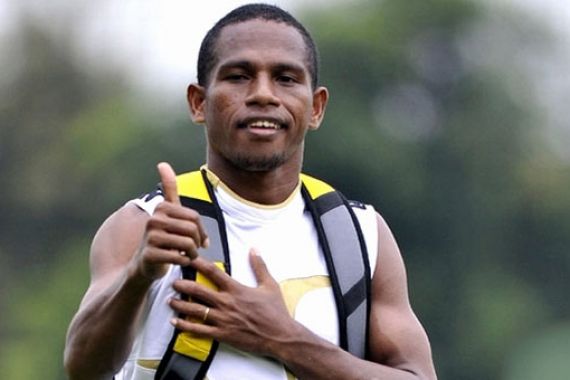 Okto Tak Mau Pusing Pikirkan Persipura dan Madura United - JPNN.COM