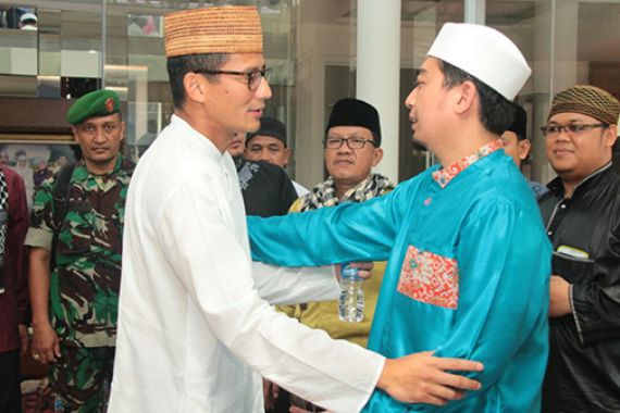 Di Depan Jamaah Ustaz Solmed, Bang Sandi Berjanji... - JPNN.COM