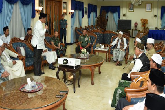 Pasca Aksi Damai 4/11, Panglima TNI - Ulama Dialog di Pangkalan Militer - JPNN.COM