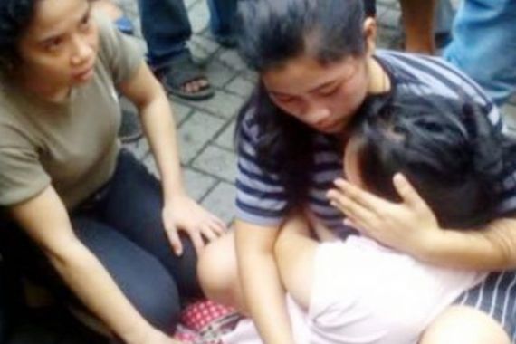 Belasan Perempuan Mendadak Kejang-kejang, Mata Melotot, Lalu... - JPNN.COM