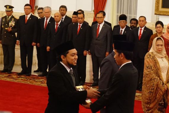 Jokowi Beri Gelar Pahlawan Nasional untuk Tokoh NU - JPNN.COM