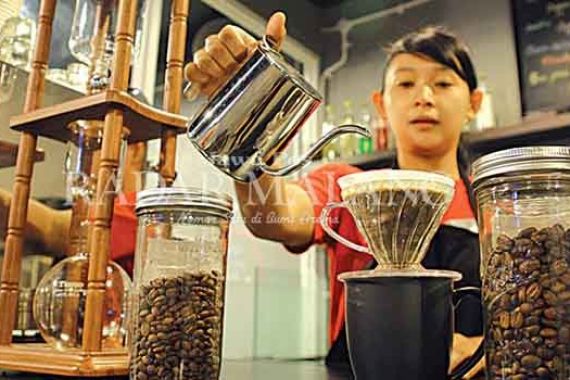 Harga Kopi Melambung, Ini Penyebabnya - JPNN.COM