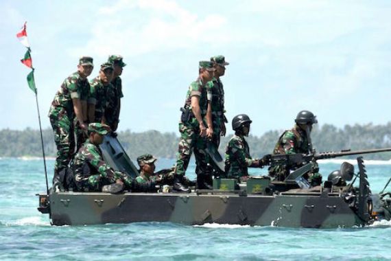 Perempuan TNI AD Awaki Tank Saat Operasi Serangan, Nih Buktinya - JPNN.COM