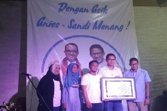 Sandiaga Resmikan Posko Pemenangan Anak Muda, Relawan Asik - JPNN.COM