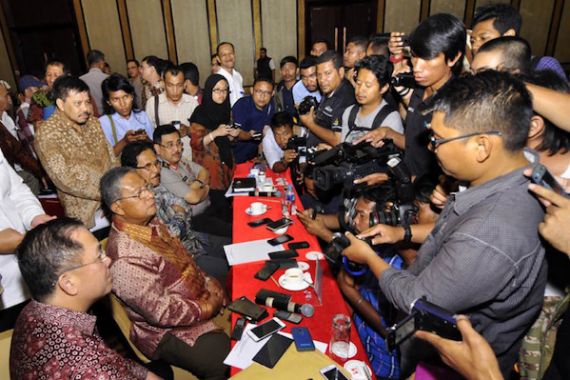 Darmin Nasution Akhirnya Tunda Pemberlakuan Tarif Baru UWTO - JPNN.COM