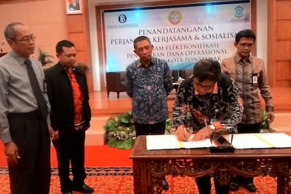 Penggunaan Setiap Dana APBD Wajib Transaksi Nontunai - JPNN.COM