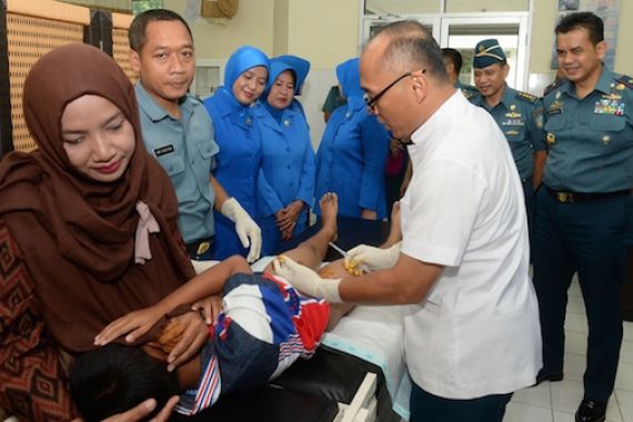 Jelang HUT Ke-54, Seskoal Gelar Sunatan Massal - JPNN.COM