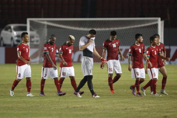 Kalah dari Thailand, Timnas Langsung Latihan, Pemain Dibagi Dua Grup - JPNN.COM