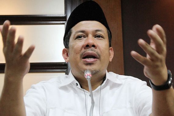 Keras! Fahri Hamzah Kirim Pesan Buat yang Punya Niat Jatuhkan Jokowi - JPNN.COM