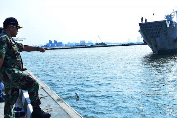 KRI Jenis Kapal Amfibi Sandar Perdana di Sini - JPNN.COM