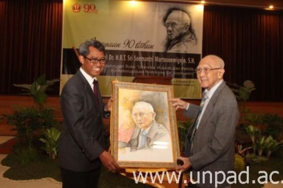 Prof Sri Soemantri Meninggal Dunia, PA GMNI Berduka - JPNN.COM