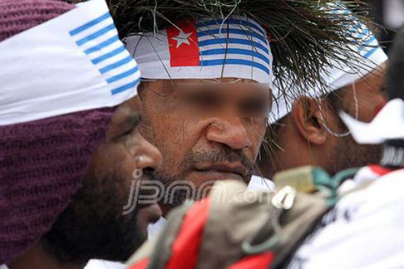 Kibarkan Bintang Kejora, Puluhan Warga Papua Ditangkap Polisi - JPNN.COM