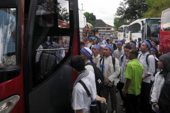 22 Bus Massa dari Banyumas Langsung Menuju Monas - JPNN.COM