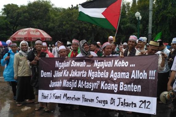 Ngajual Sawah, Ngajual Kebo, Demi Jihad ka Jakarta - JPNN.COM