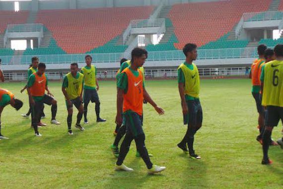 Bupati Bogor Jamin Presiden Jokowi Aman Saat Nonton Semifinal Piala AFF - JPNN.COM