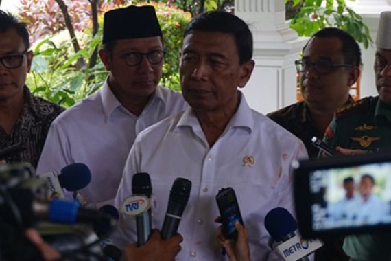 Massa Minta Ahok Ditahan, Wiranto: Sabar - JPNN.COM