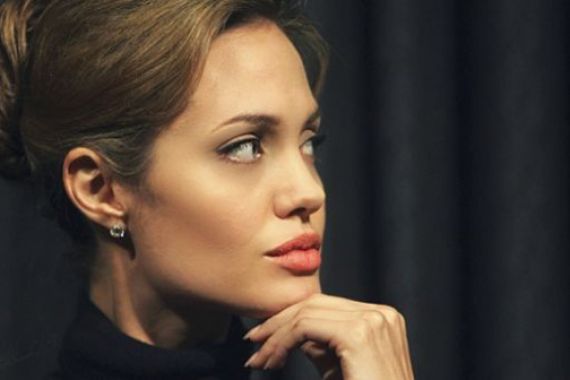 Cerai dengan Brad Pitt, Angelina Jolie Bertambah Kurus - JPNN.COM