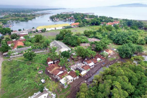 133 KK di Pantai Itu Bakal Digusur Pelindo - JPNN.COM