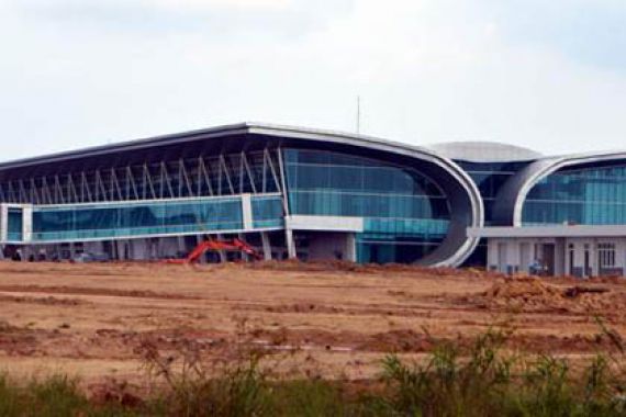 Cihuy, Bandara Samarinda Baru Mulai Dialiri Listrik - JPNN.COM
