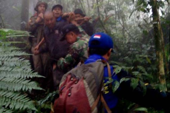 Jenazah Mahasiswa yang Hilang di Gunung Gede Sudah Dievakuasi - JPNN.COM