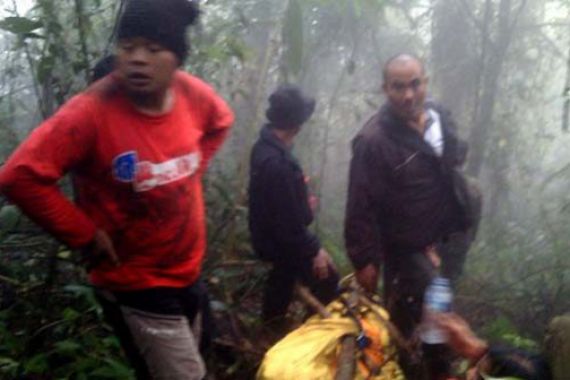 Teriakan Histeris Warnai Evakuasi 17 Mahasiswa dari Jalur Maut Gede Pangrango - JPNN.COM
