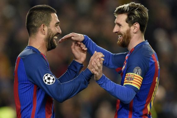 Turan Berhak Bawa Pulang Bola Laga Barca vs Gladbach - JPNN.COM