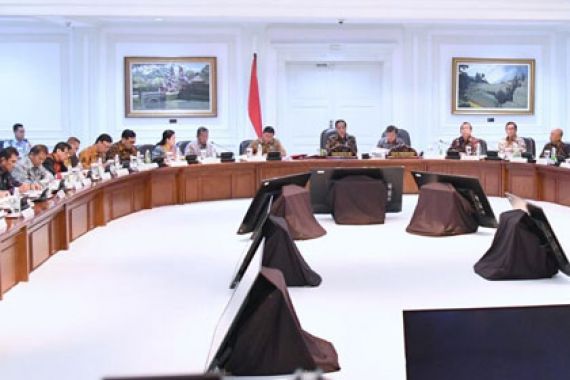 Lagi, Jokowi Minta Seluruh Kementerian dan Lembaga Support Pariwisata - JPNN.COM