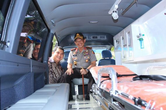 PGN Berikan Bantuan 13 Unit Ambulance ke Polri Senilai Rp 4,6 miliar - JPNN.COM