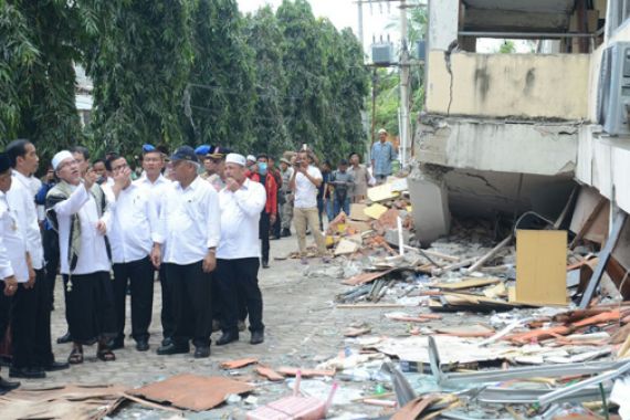Jokowi Minta Sekolah yang Roboh di Aceh Harus Segera Dibangun - JPNN.COM